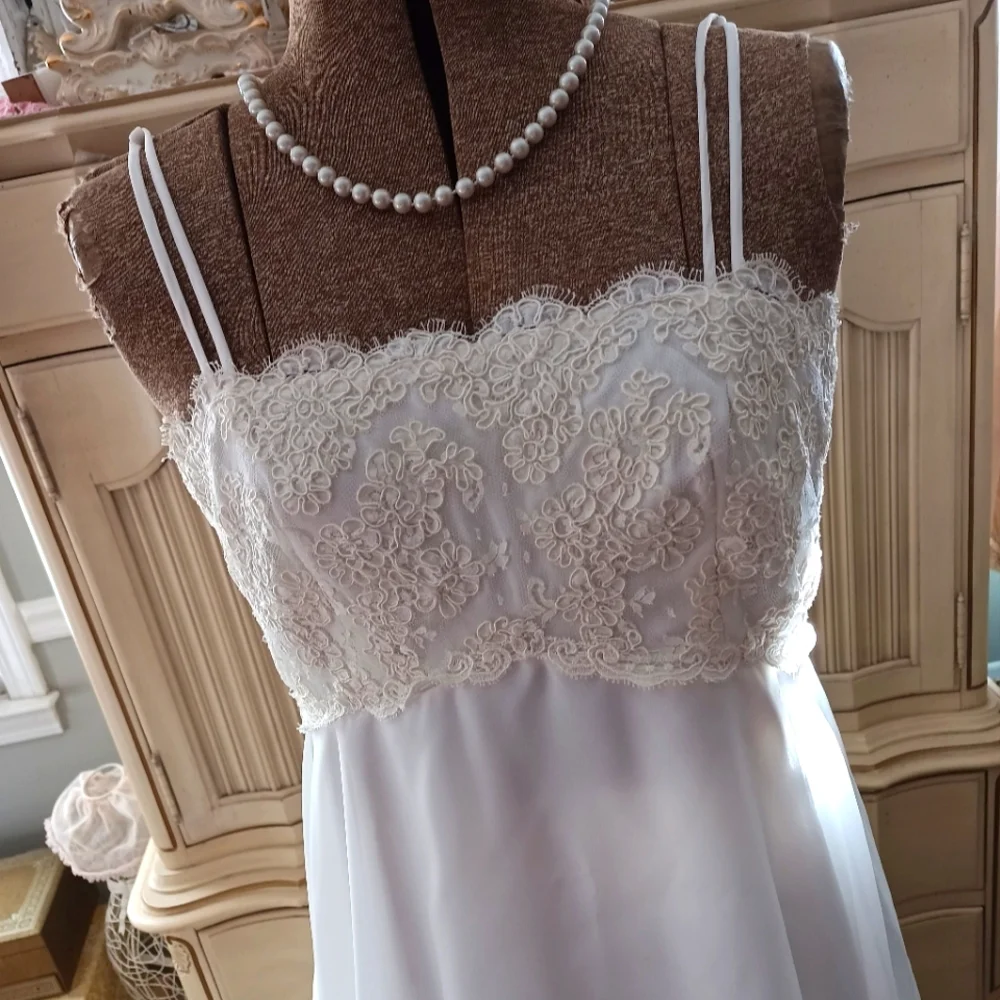 GORGEOUS 1990S "BIANCHI" CRISP WHITE CHIFFON WEDDING GOWN W/ LACE JACKET & VEIL! - Picture 6 of 16